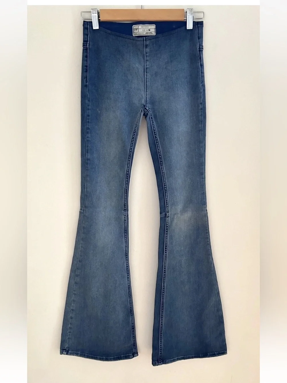Free People We The Free Blue Faded Penny Pull On Flare Jeans NWOT Size 24